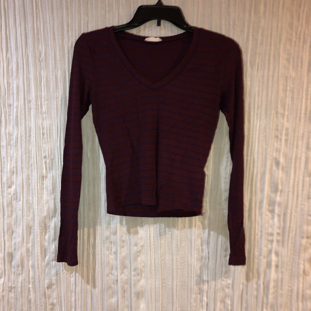 Burgundy V-neck Long Sleeve Crop Top